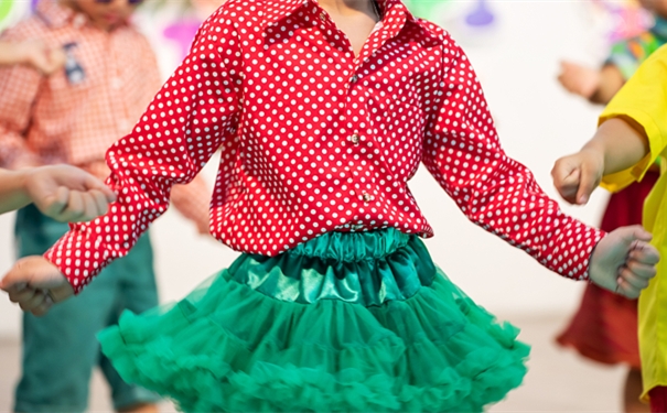 油畫進口報關所需的清關資料知識指南