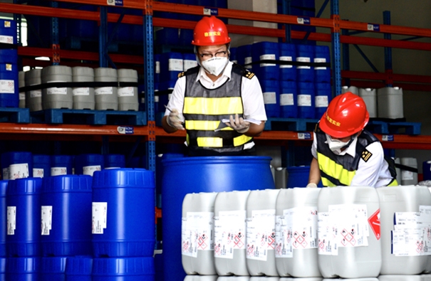 廣州白云機場危險品報關如何操作?